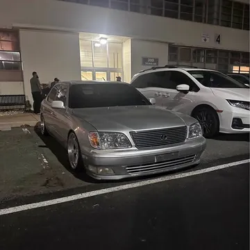 2000 Lexus LS 400 Sedan 4D