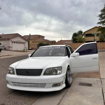 2000 Lexus LS 400 Sedan 4D
