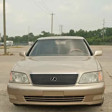 2000 Lexus LS 400 Sedan
