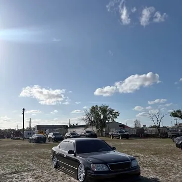 2000 Lexus LS 400 Sedan 4D
