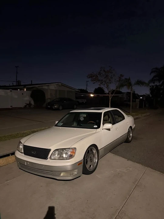 2000 Lexus LS 2nd Gen - Image 3 of 10