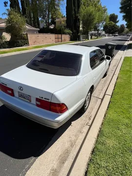 2000 Lexus LS 400 Sedan 4D