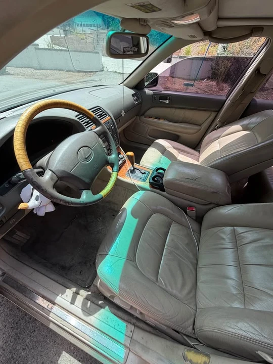 2000 Lexus LS 2nd Gen - Image 2 of 7