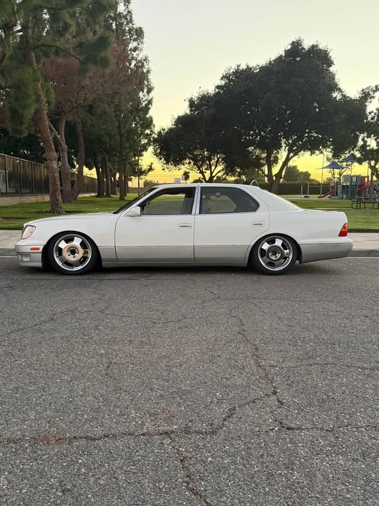 2000 Lexus LS 2nd Gen - Image 10 of 10