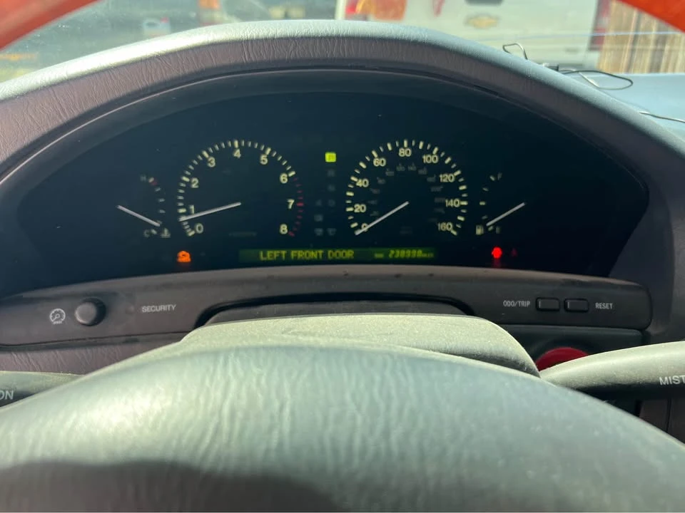 2000 Lexus LS 2nd Gen - Image 6 of 20