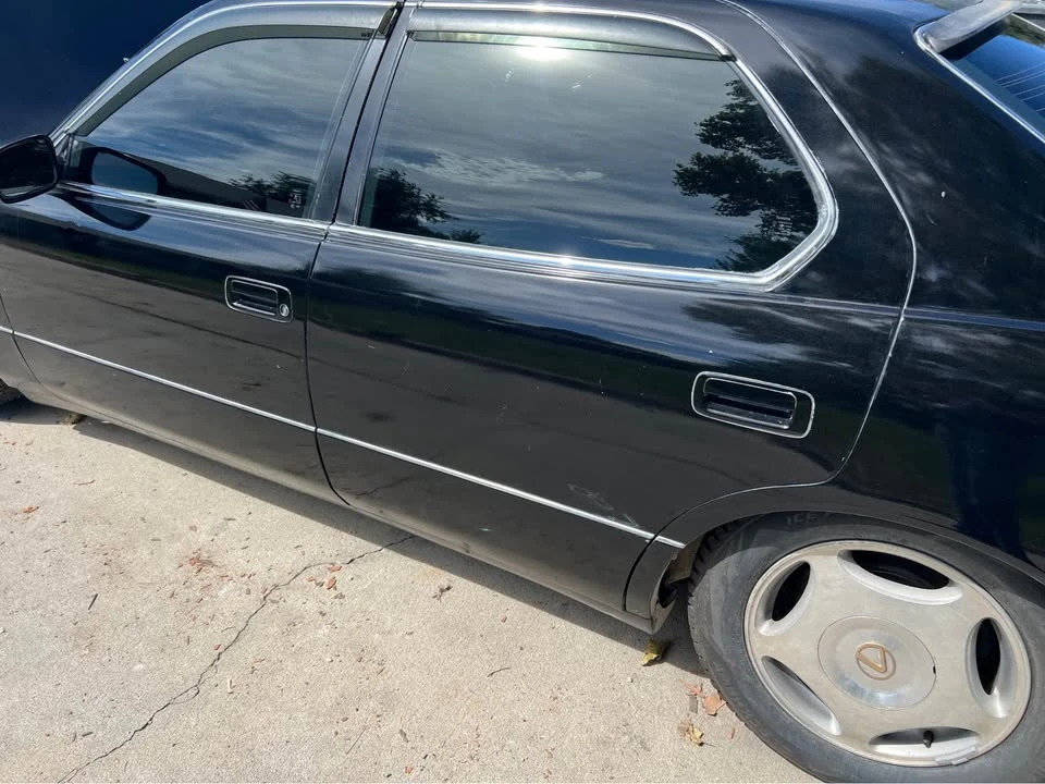 2000 Lexus LS 2nd Gen - Image 19 of 20