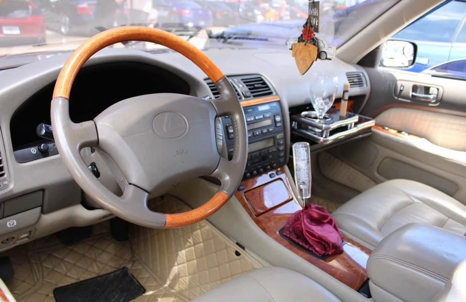2000 Lexus LS 2nd Gen - Image 8 of 8
