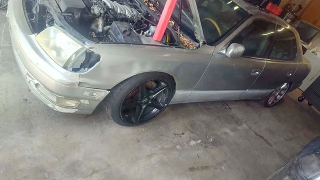 2000 Lexus LS 400 Sedan 4D