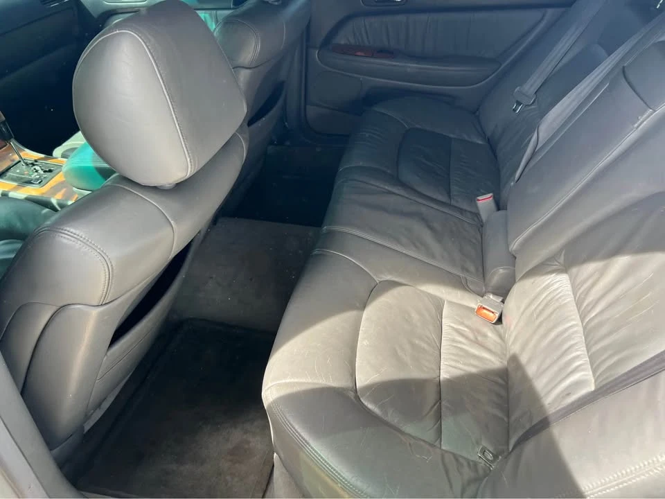 2000 Lexus LS 2nd Gen - Image 10 of 20
