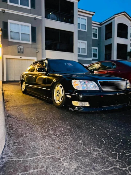2000 Lexus LS 2nd Gen - Image 6 of 8
