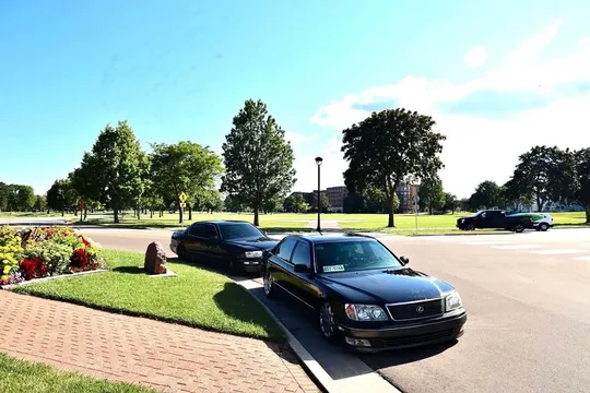2000 Lexus LS 400 Sedan