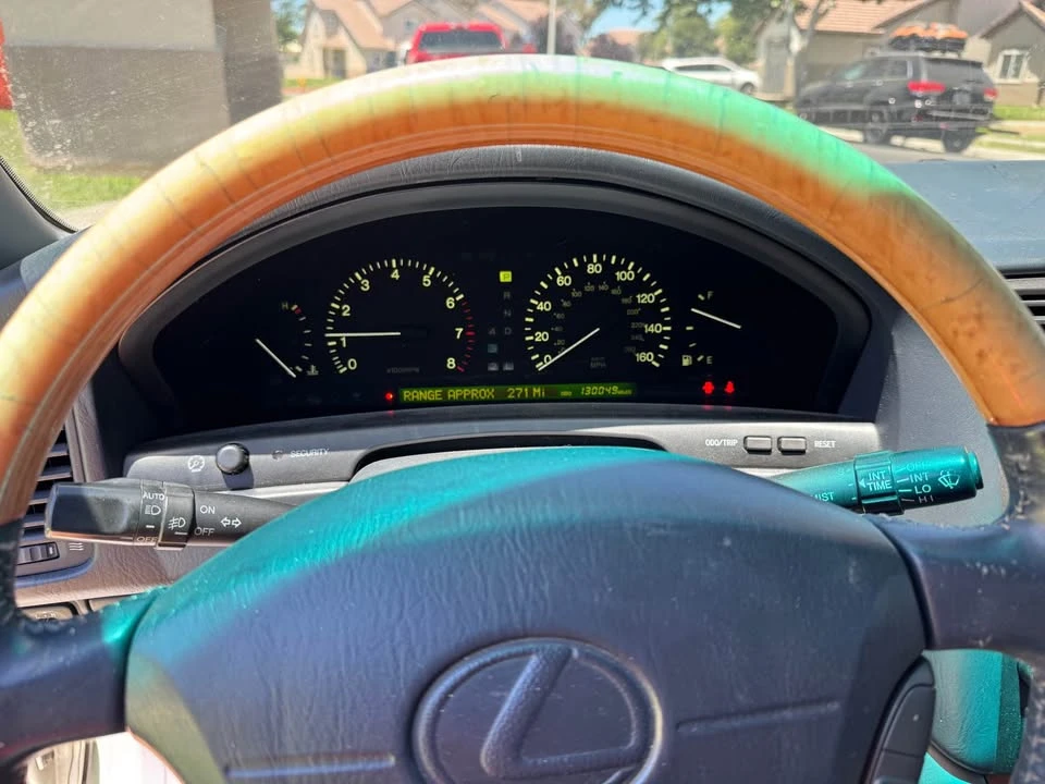 2000 Lexus LS 2nd Gen - Image 4 of 7