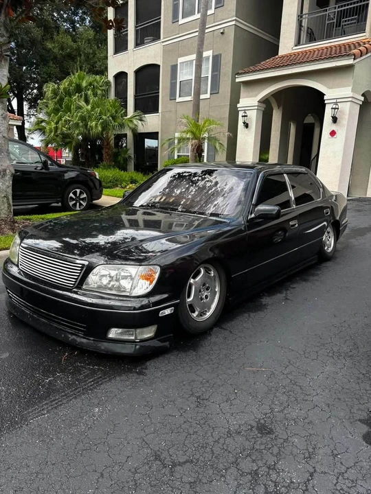 2000 Lexus LS 2nd Gen - Image 3 of 8