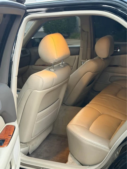 2000 Lexus LS 2nd Gen - Image 10 of 12