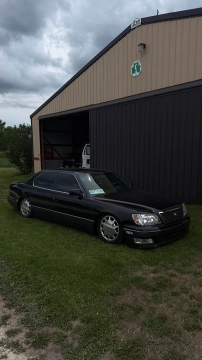 2000 Lexus LS 2nd Gen - Image 6 of 8