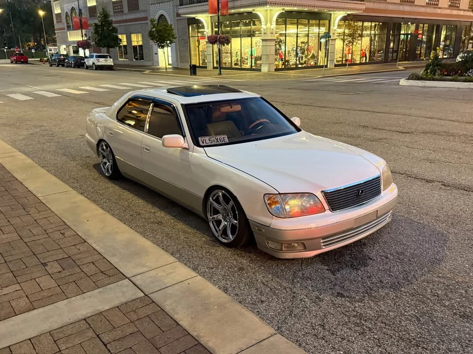 2000 Lexus LS 2nd Gen - Image 5 of 17