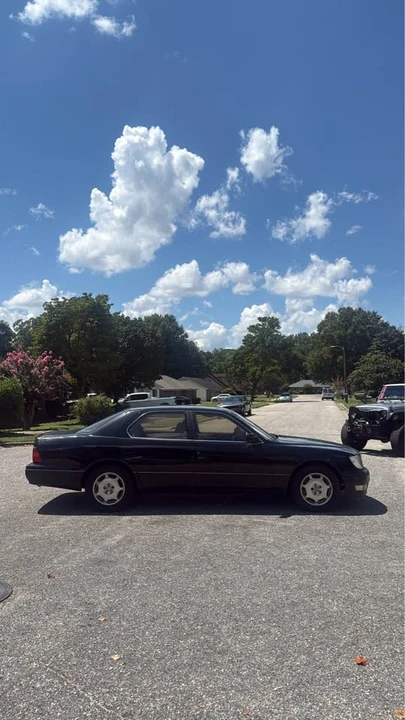 2000 Lexus LS 2nd Gen - Image 3 of 11
