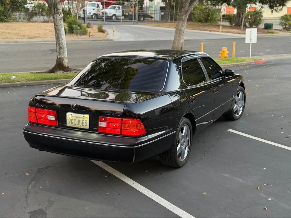 2000 Lexus LS 2nd Gen - Image 6 of 12