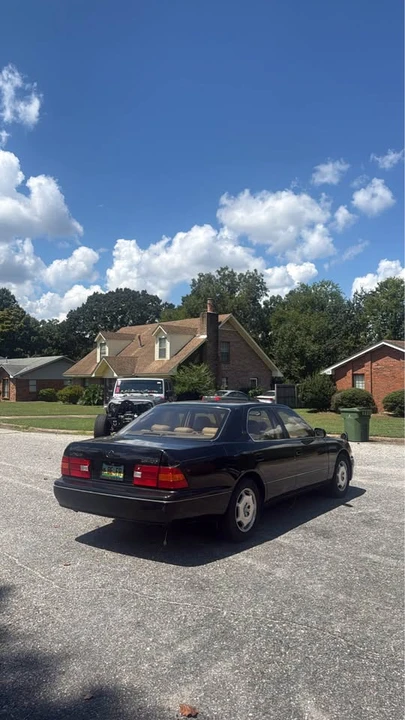 2000 Lexus LS 2nd Gen - Image 4 of 11