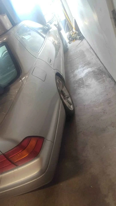 2000 Lexus LS 2nd Gen - Image 6 of 14