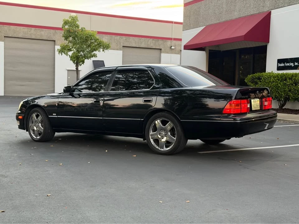 2000 Lexus LS 2nd Gen - Image 3 of 12