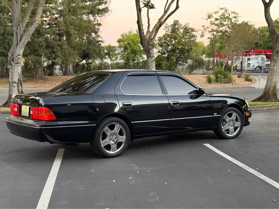 2000 Lexus LS 2nd Gen - Image 7 of 12