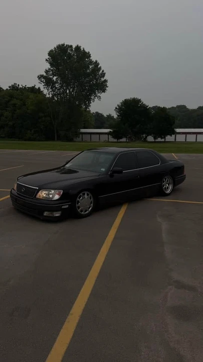 2000 Lexus LS 2nd Gen - Image 5 of 8