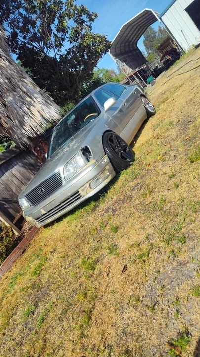 2000 Lexus LS 2nd Gen - Image 13 of 14