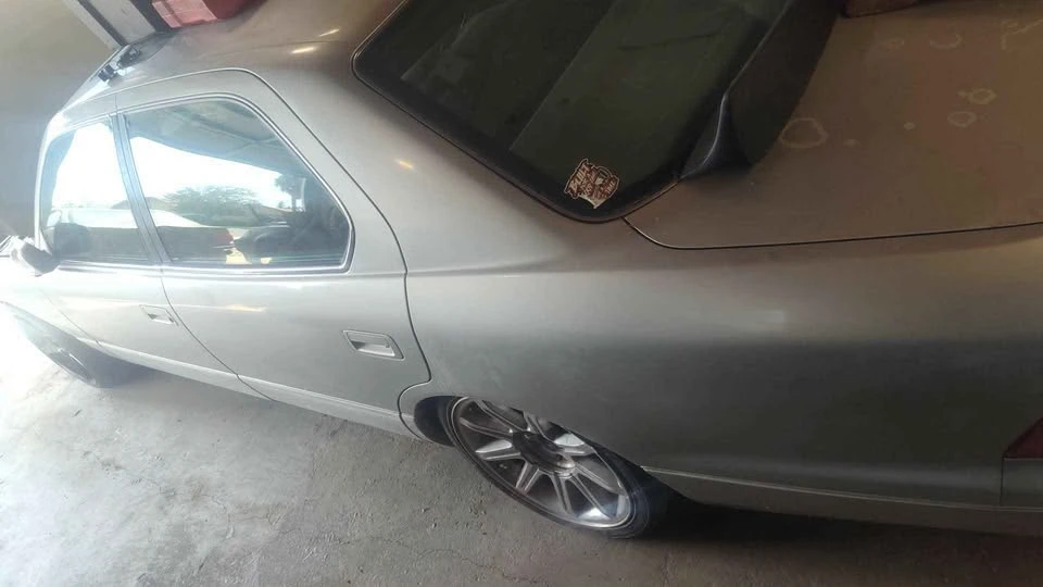 2000 Lexus LS 2nd Gen - Image 5 of 14