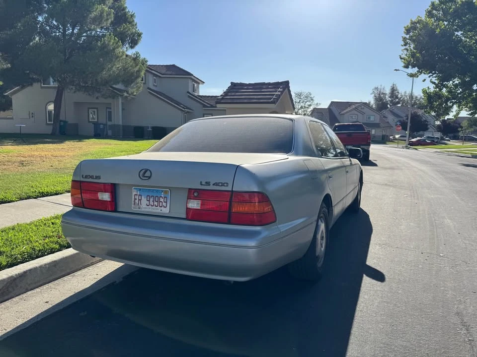 2000 Lexus LS 2nd Gen - Image 3 of 7