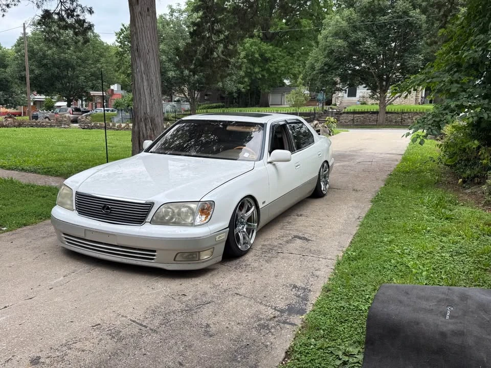 2000 Lexus LS 2nd Gen - Image 11 of 17
