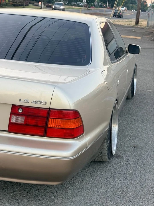 2000 Lexus LS 2nd Gen - Image 3 of 10