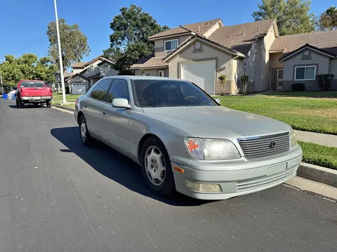 2000 Lexus LS 400 Sedan 4D