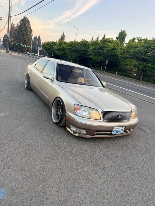2000 Lexus LS 2nd Gen - Image 5 of 10