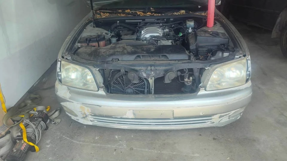 2000 Lexus LS 2nd Gen - Image 9 of 13