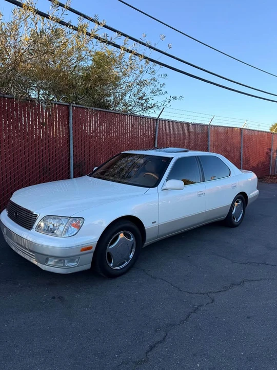 2000 Lexus LS 2nd Gen - Image 3 of 18