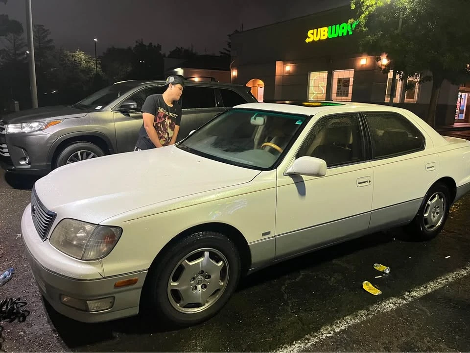 2000 Lexus LS 2nd Gen - Image 6 of 8