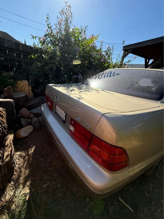 2000 Lexus LS 2nd Gen - Image 13 of 13