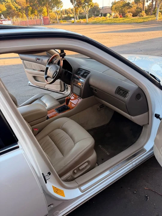 2000 Lexus LS 2nd Gen - Image 14 of 18