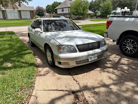 2000 Lexus LS 400 Sedan 4D
