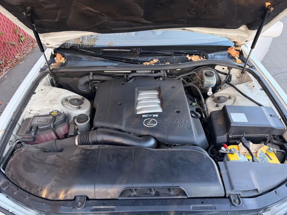 2000 Lexus LS 2nd Gen - Image 17 of 18