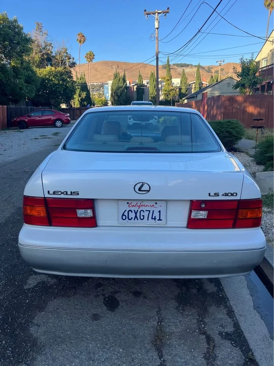 2000 Lexus LS 2nd Gen - Image 4 of 8