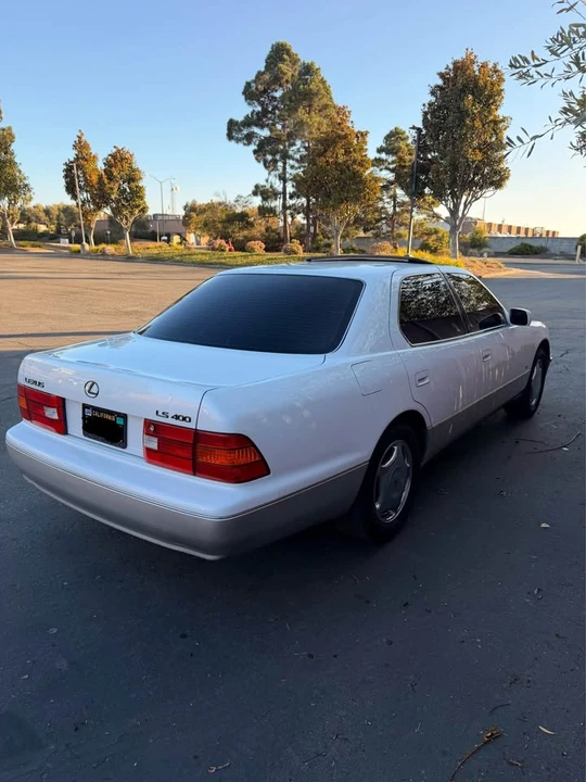 2000 Lexus LS 2nd Gen - Image 8 of 18