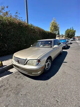 2000 Lexus LS 400 Sedan 4D