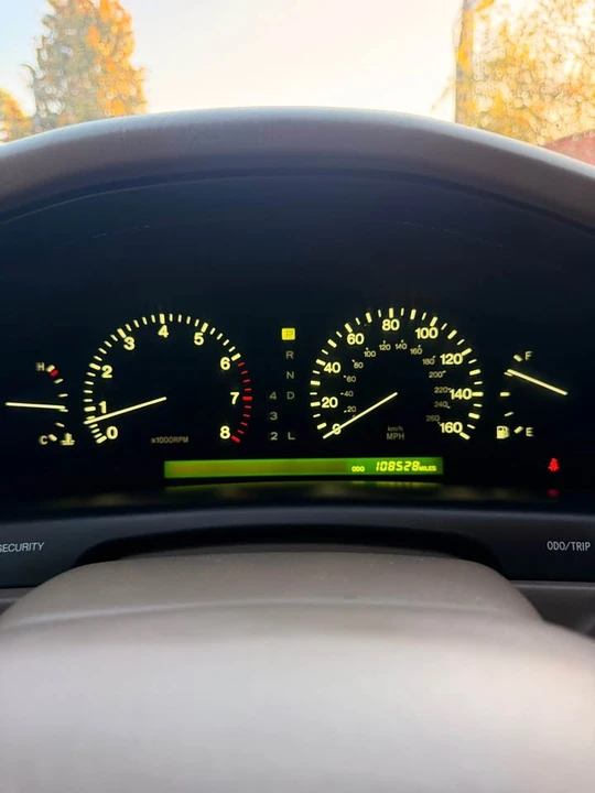 2000 Lexus LS 2nd Gen - Image 15 of 18