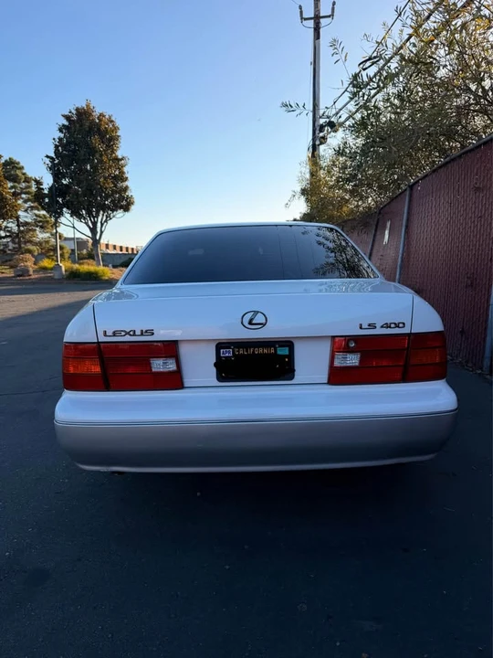 2000 Lexus LS 2nd Gen - Image 7 of 18