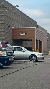 2000 Lexus LS 400 Sedan 4D
