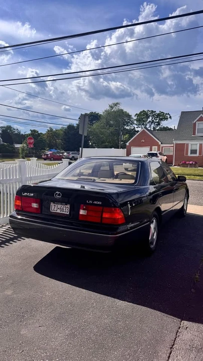 2000 Lexus LS 2nd Gen - Image 4 of 12