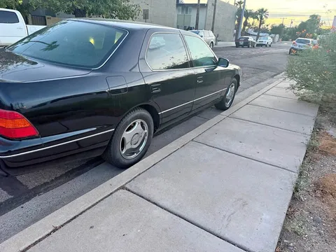 2000 Lexus LS 400 Sedan 4D