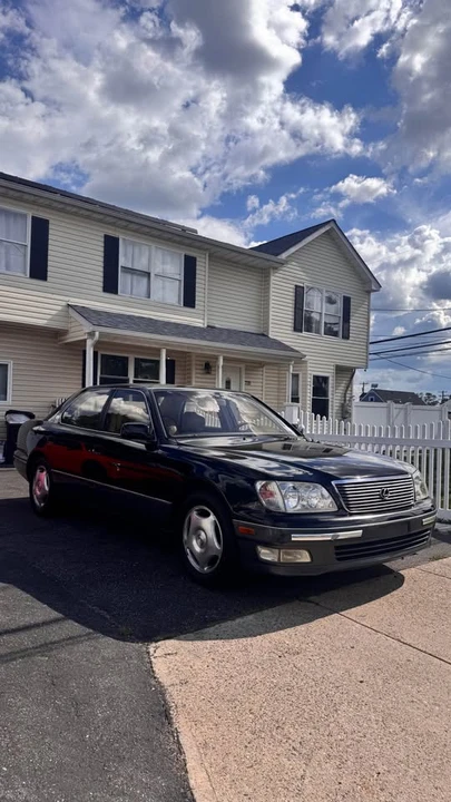 2000 Lexus LS 2nd Gen - Image 3 of 12